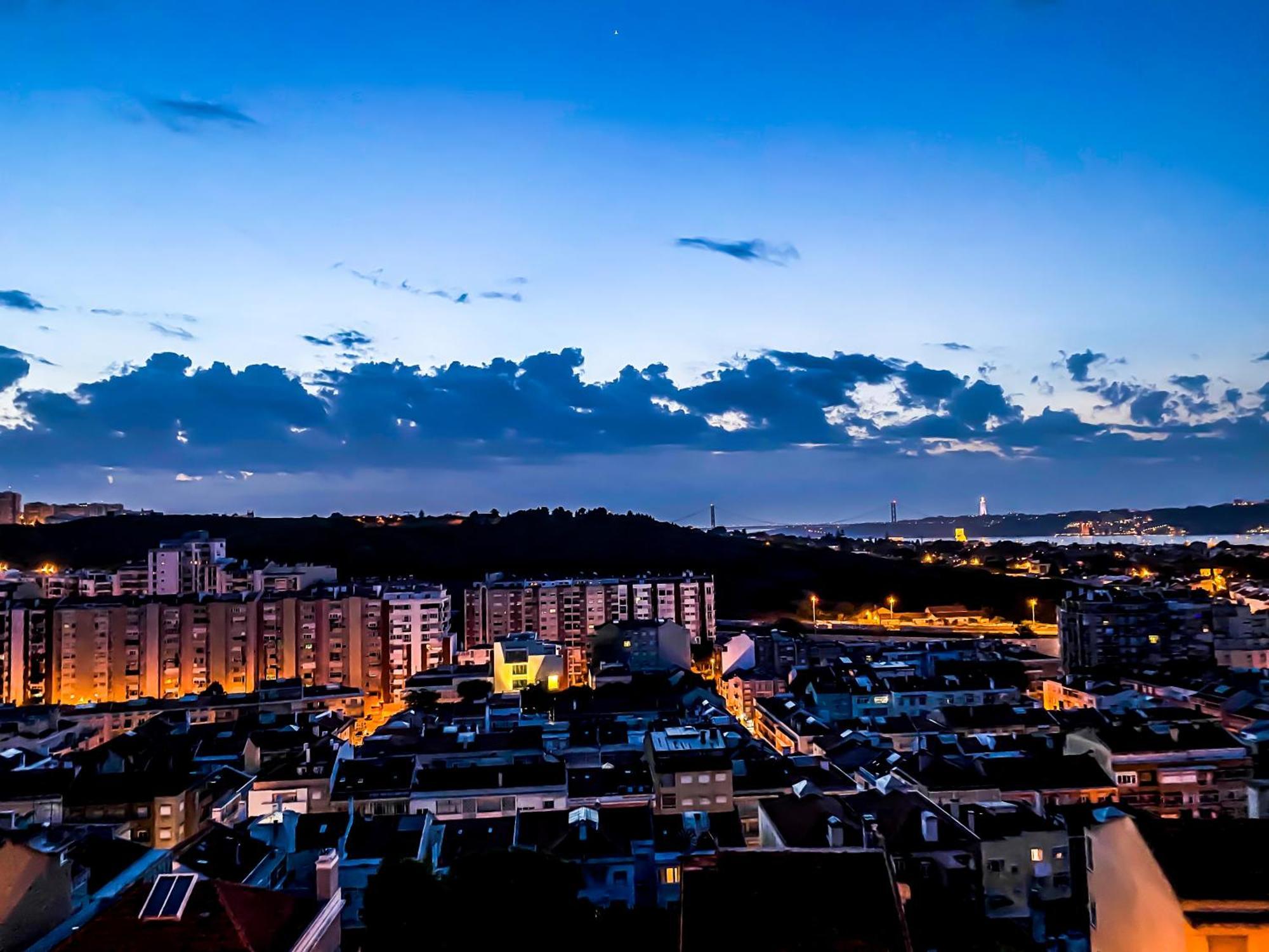 Ideally Located With Perfect Views Alges Exterior photo