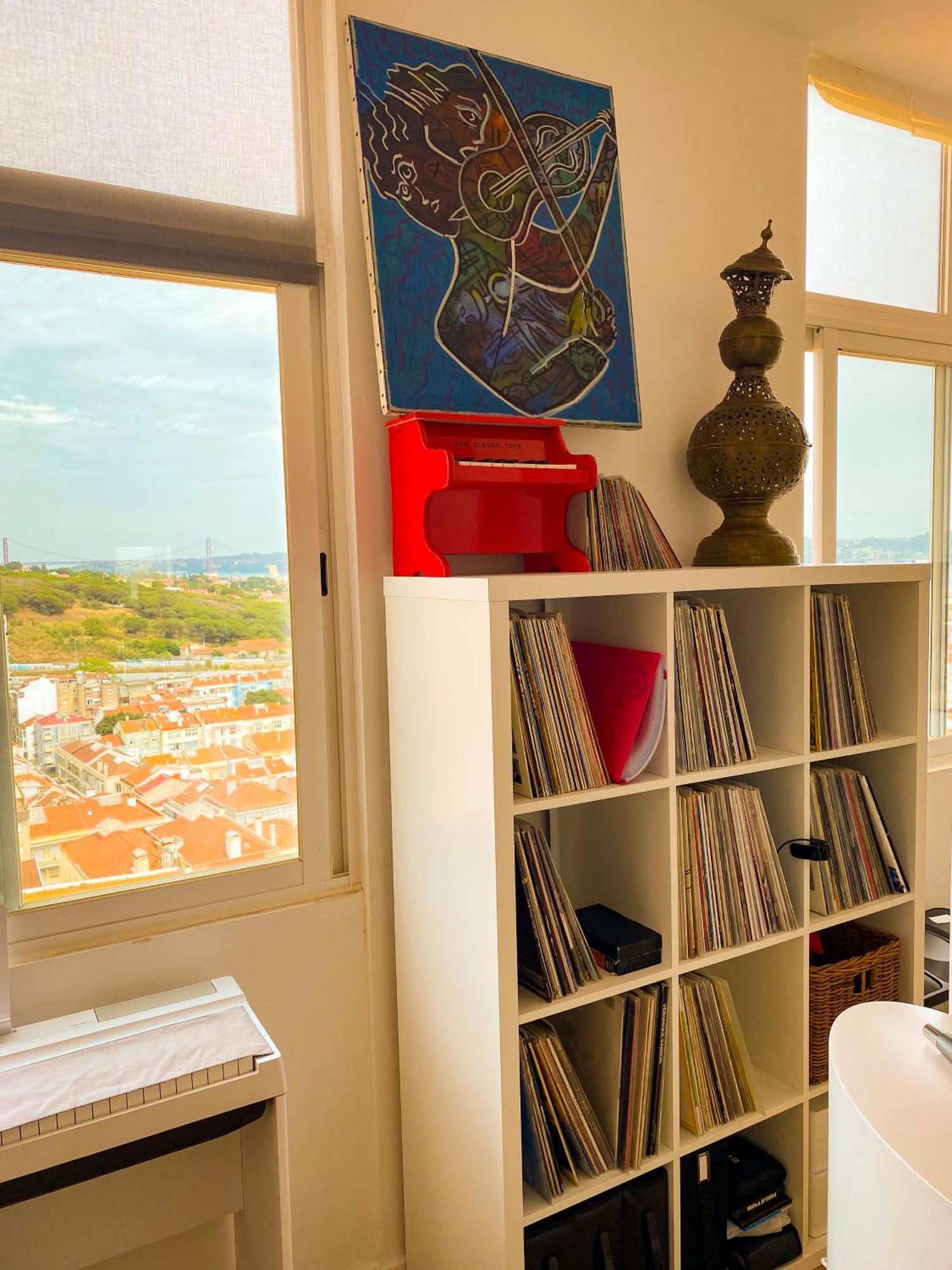 Ideally Located With Perfect Views Alges Exterior photo