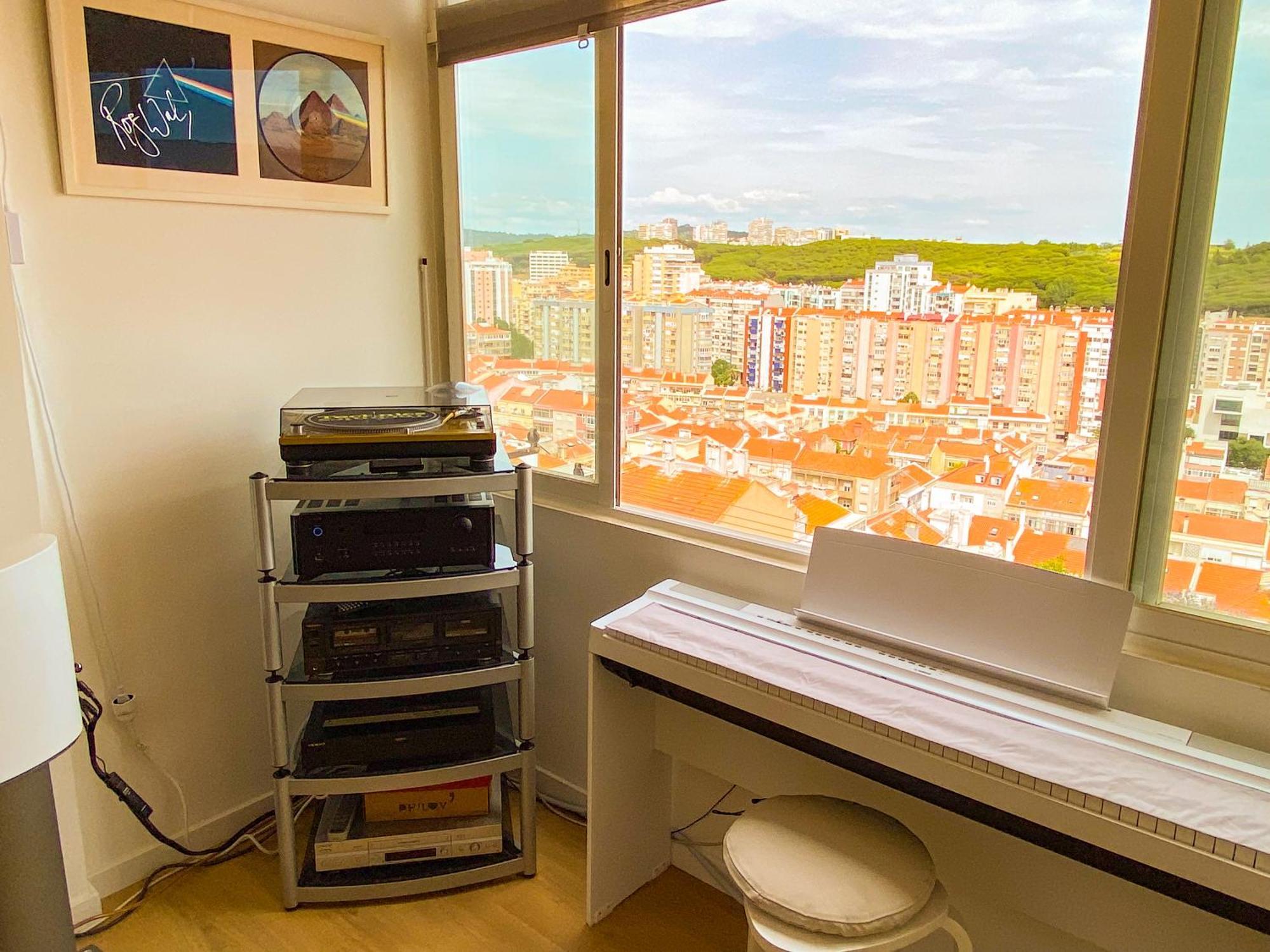 Ideally Located With Perfect Views Alges Exterior photo