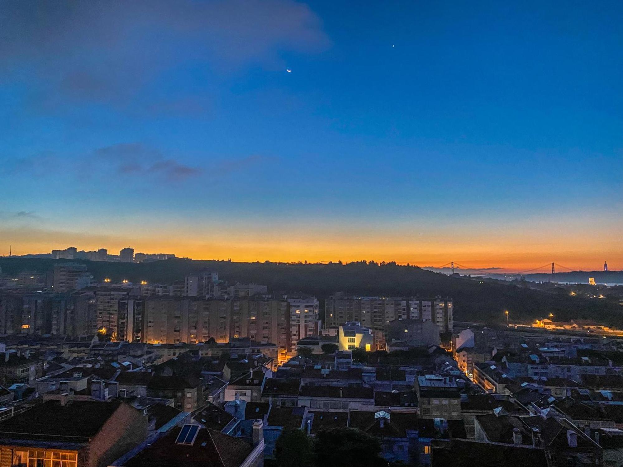 Ideally Located With Perfect Views Alges Exterior photo