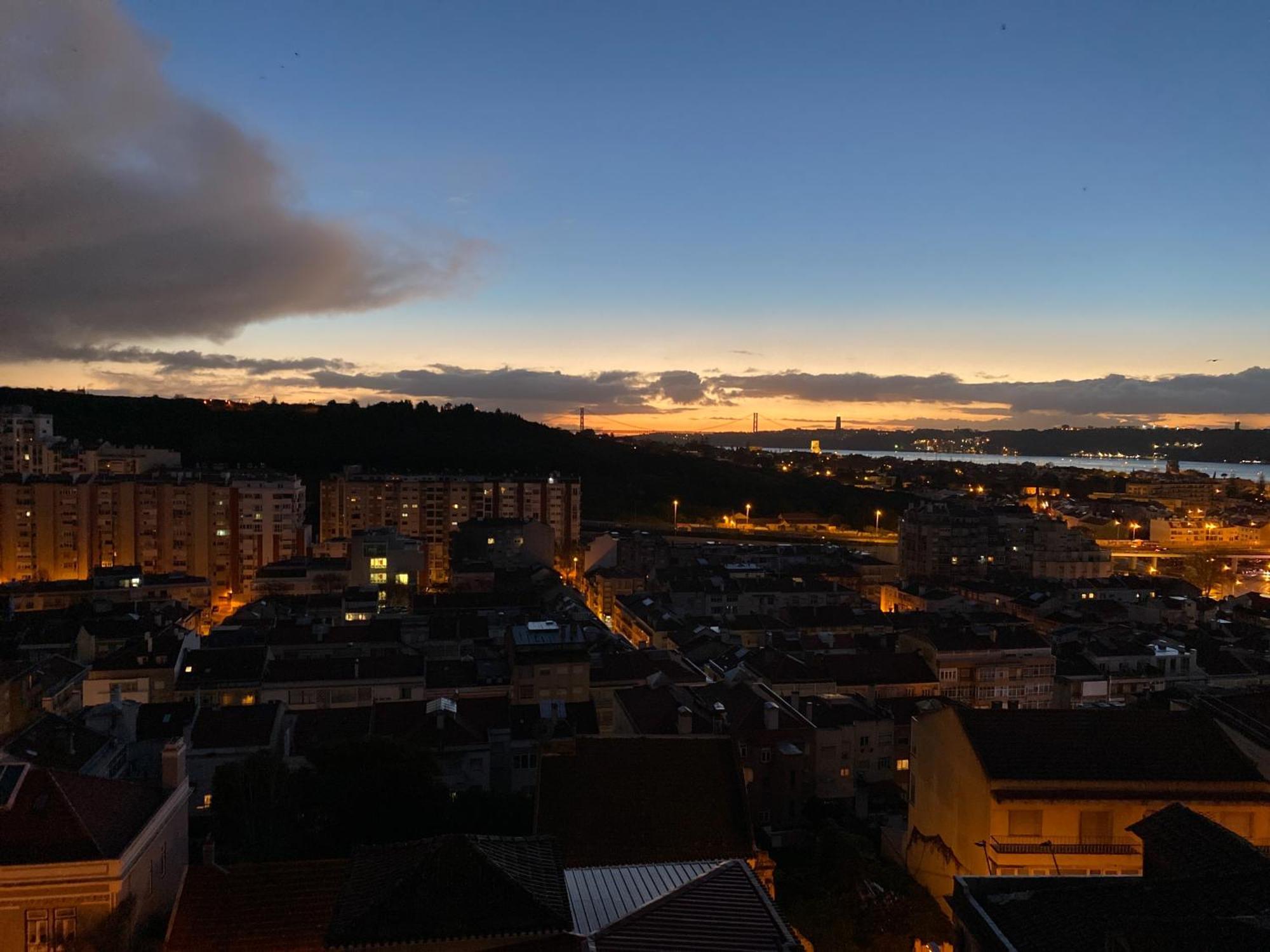 Ideally Located With Perfect Views Alges Exterior photo